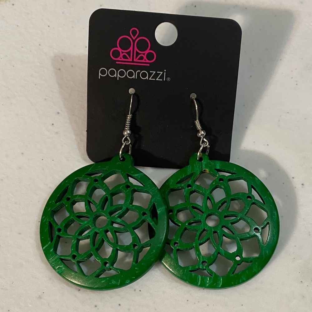 Paparazzi Vibrant Green Mandala Earrings